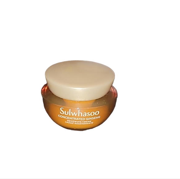 2/$35 Sulwhasoo’s Concentrated Ginseng Renewing Cream - Picture 4 of 8